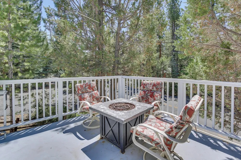 Ski, Hike & Fish: Big Bear Lake Home w/ Fire Pit