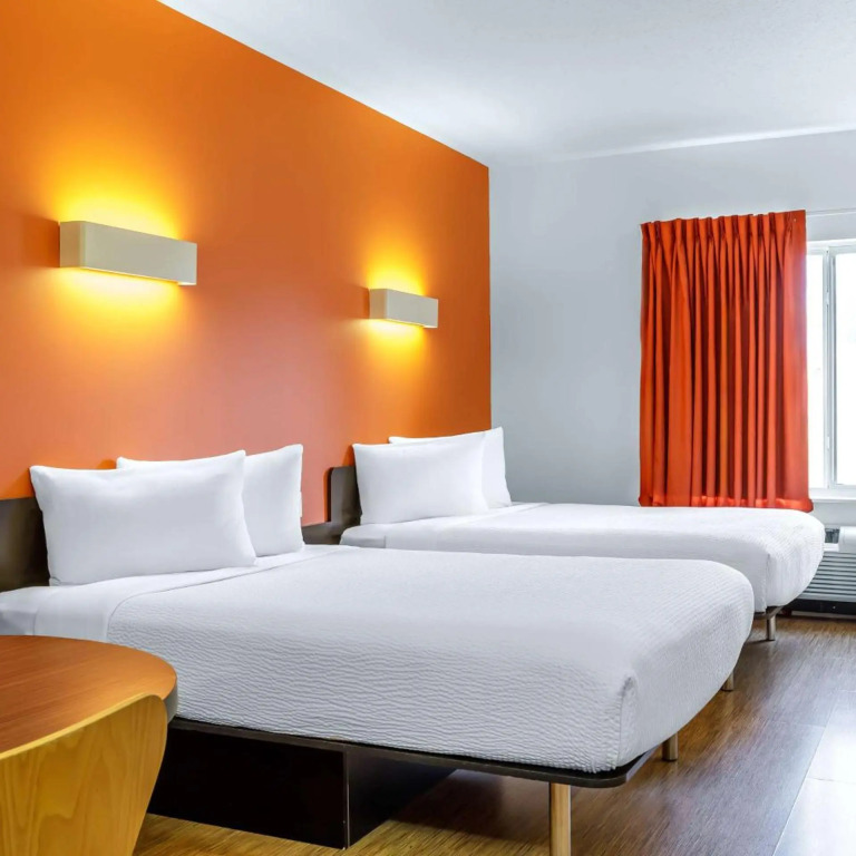 Motel 6-Swift Current, SK
