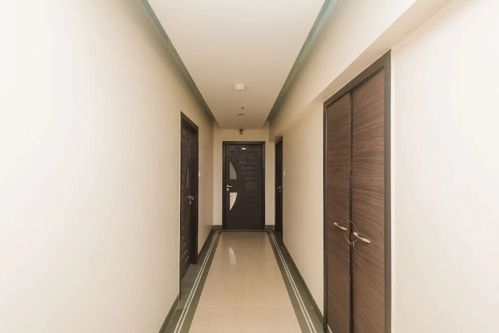 OYO 22061 Hotel Khwaishh Presidency