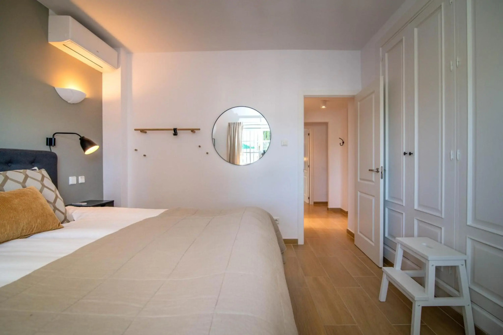 Newly renovated 3 bedroom apt next to Puerto Banús