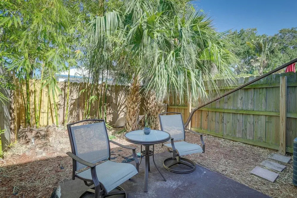 Breezy Cape Canaveral Townhome ~ 1 Mi to Beach!