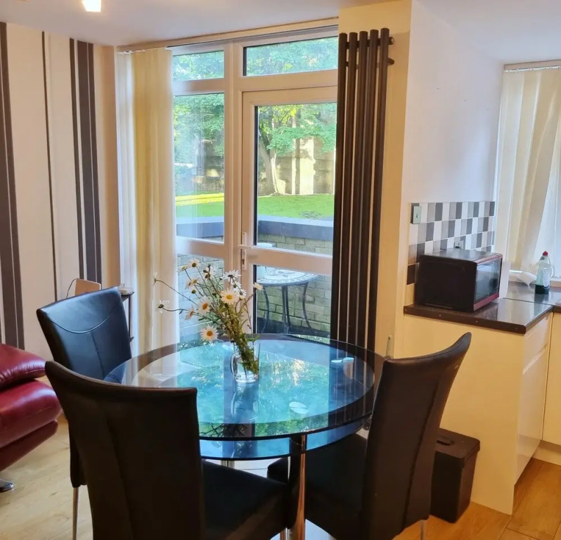 Stunning 3-bed Apartment in Newcastle Upon Tyne