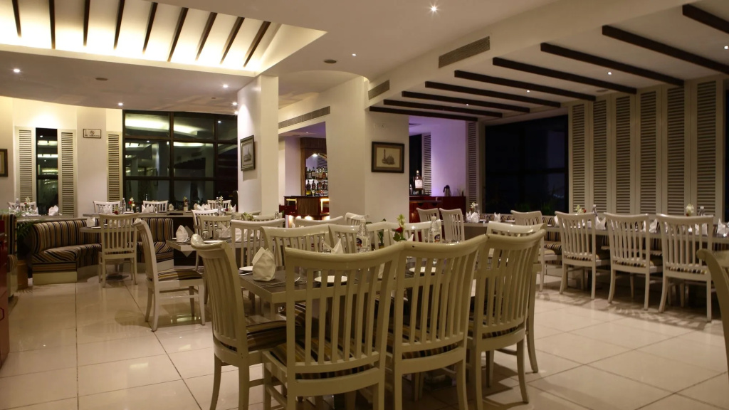 Gemini Continental, Hazratganj