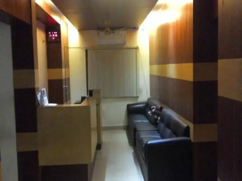 OYO 2118 Palm Shore Residency
