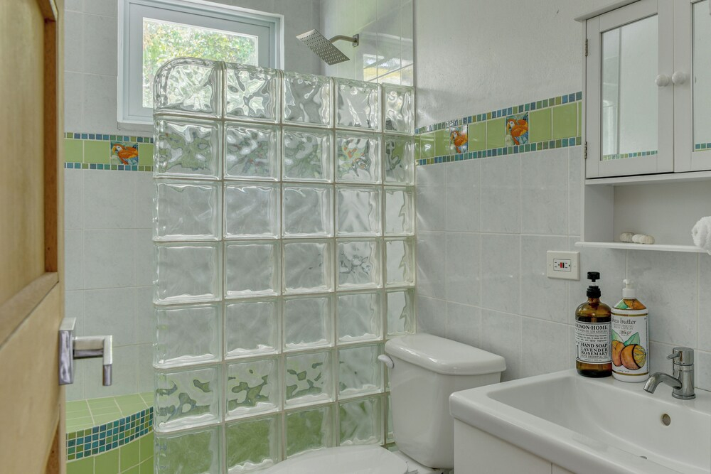 Resort-style Living Near Shore! Vieques Retreat