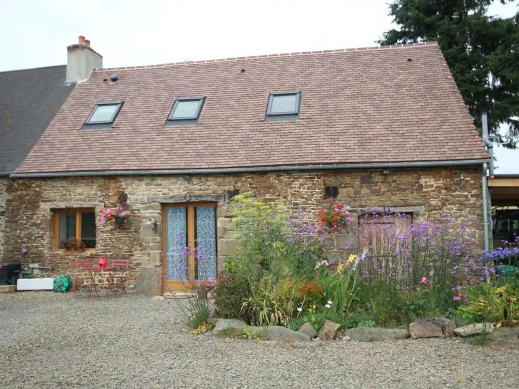 Grange restaurée avec jardin, animaux acceptés, WiFi inclus - FR-1-497-63