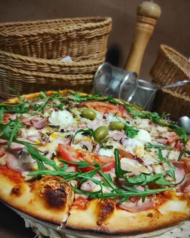 Avenia Restaurant & Apartments
