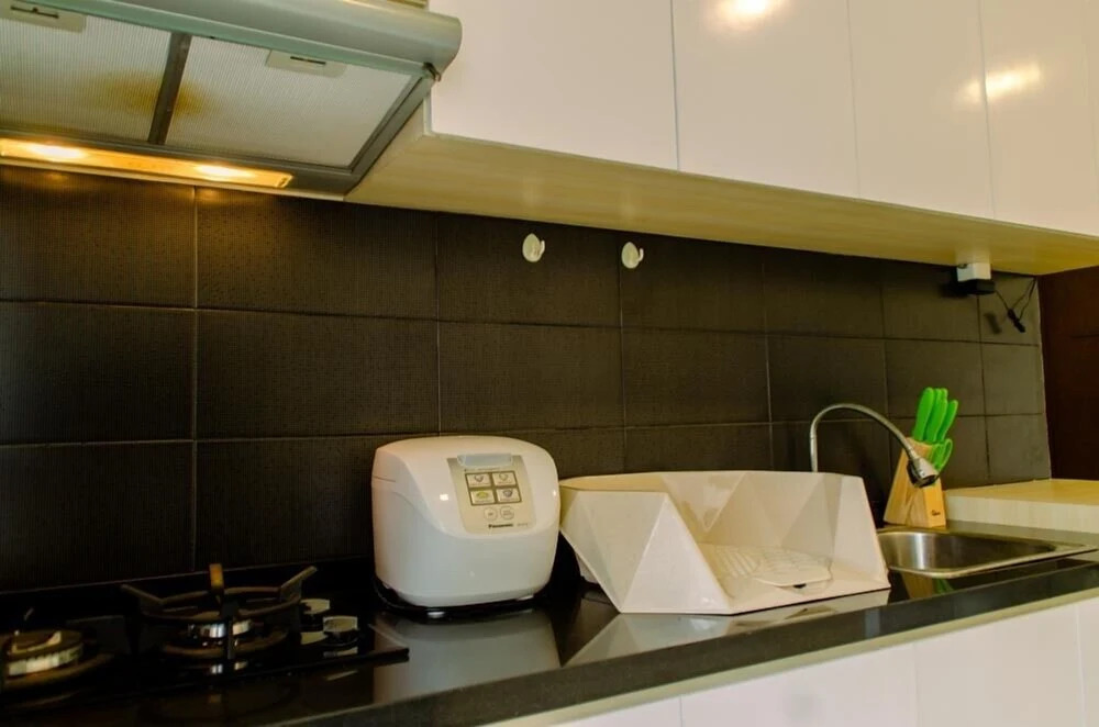 Modern And High Floor 1Br With Walk In Closet At Marina Ancol Apartment