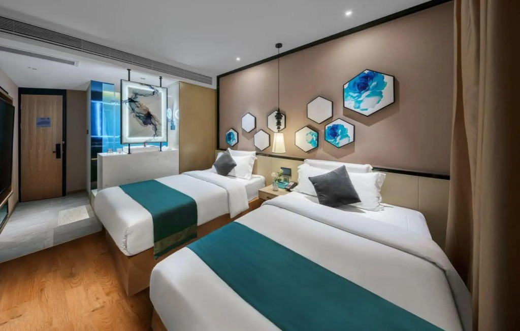 Lanjihuan Hotel (Guangzhou Taigucangshayuan Metro Station)