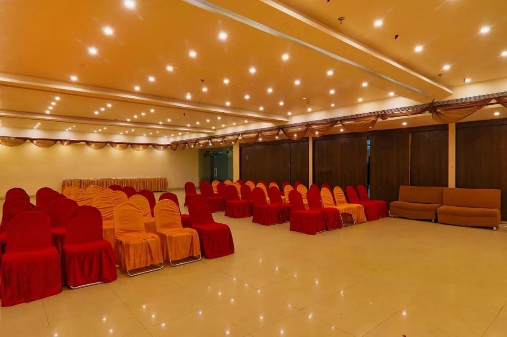 FabHotel Silver Grand By Shelter