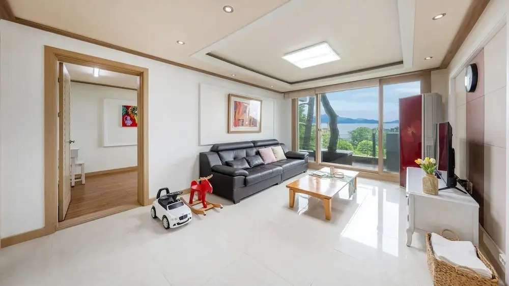 Yeosu falling in blue ocean view pension