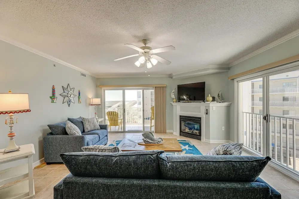 Steps to Boardwalk! 4th-floor Ocean City Beach Gem
