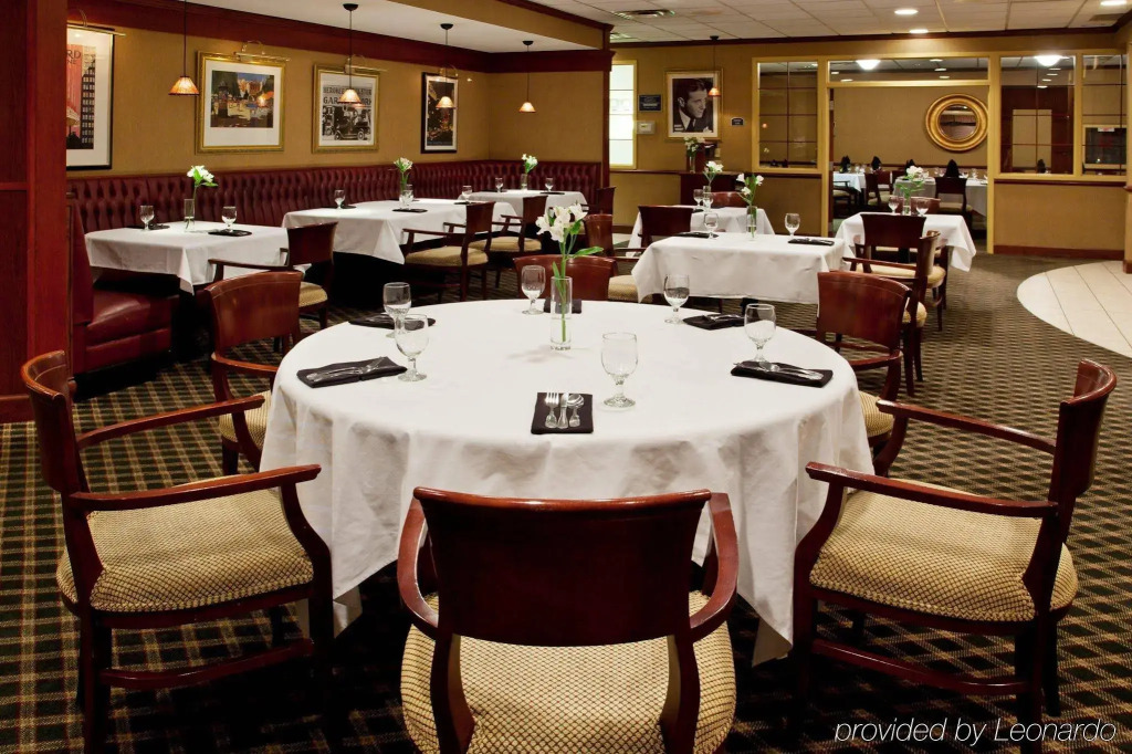 Four Points by Sheraton Cleveland Airport