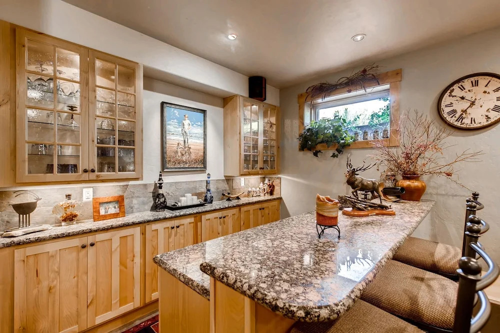 611 Oro Grande by Book by Owner