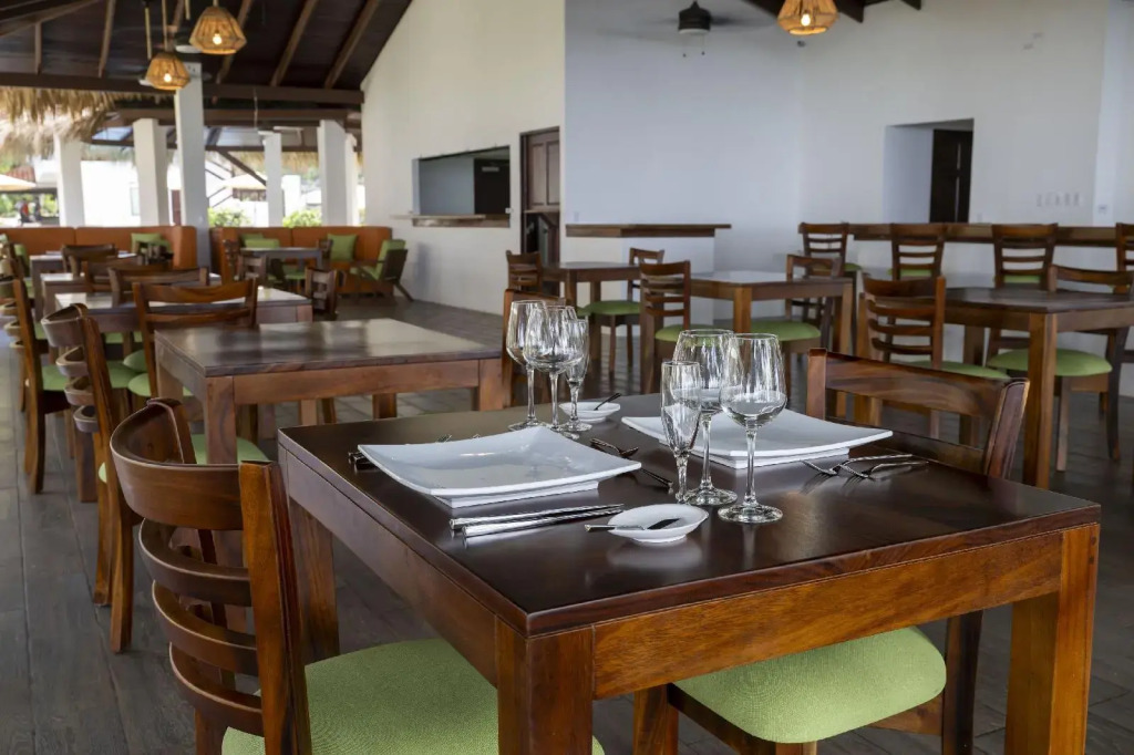 Fuego del Sol Beachfront Hotel