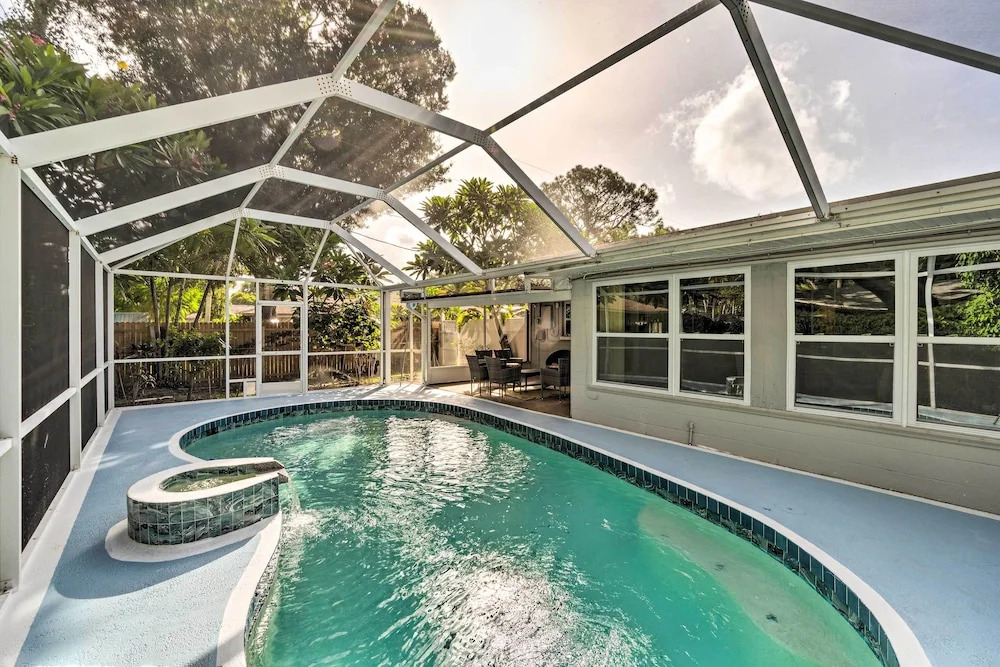 Peaceful Venice Villa w/ Patio - 2 Miles to Beach
