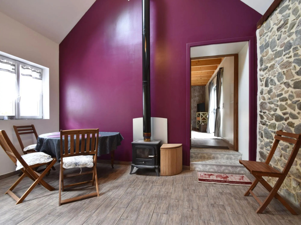 Quaint Holiday Home  in Saint-Gilles-les-Bois with Garden