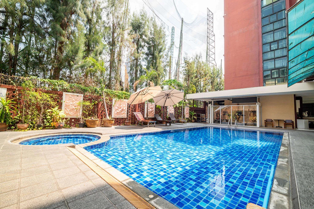 Dancenter Luxury Underwater World Pattaya