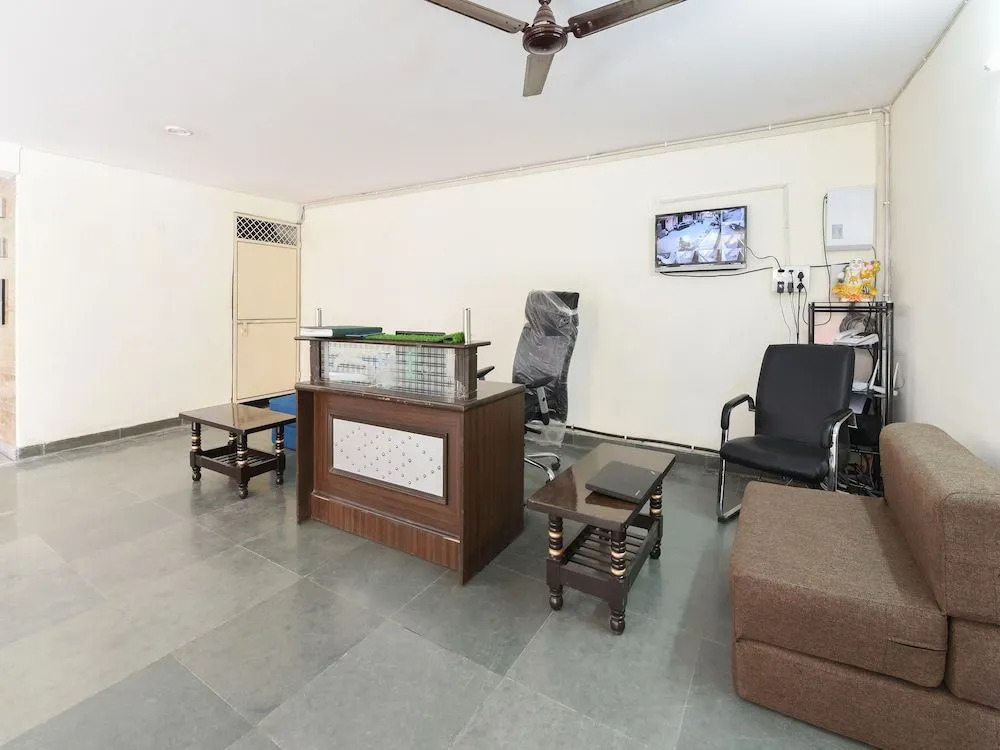 OYO 22394 Club Residency
