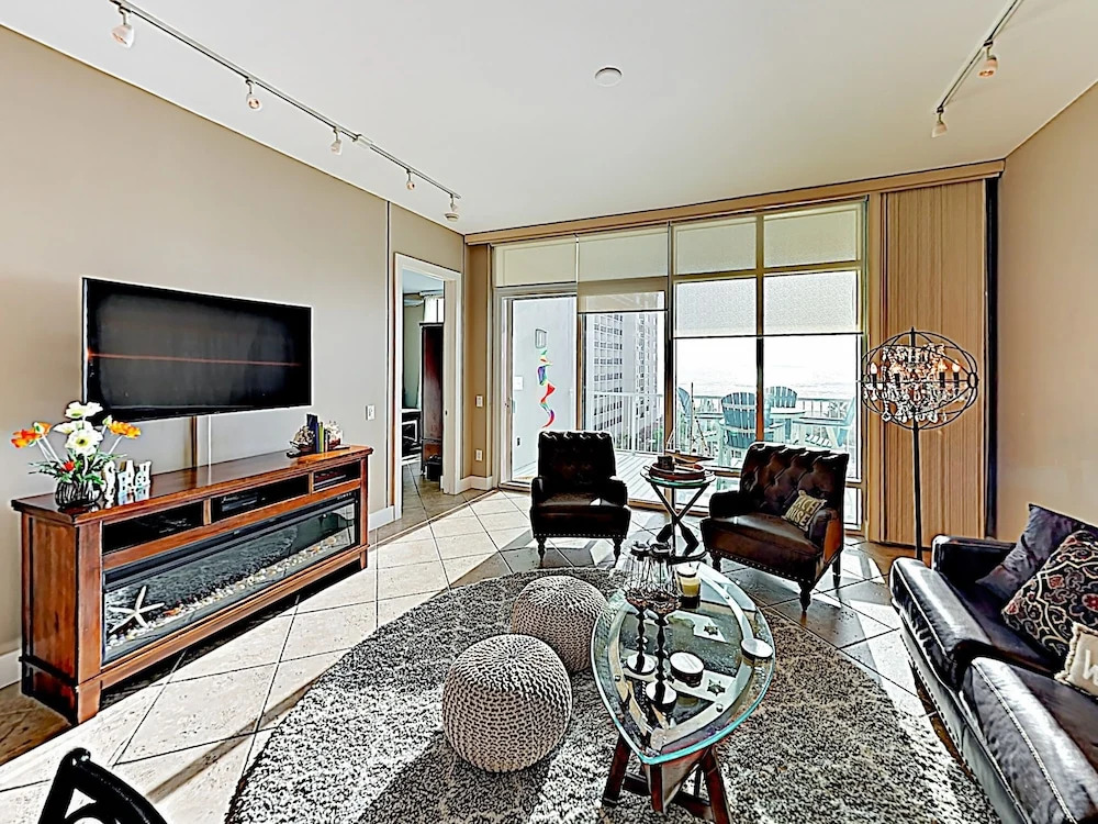 24 Edwards - 2 Br Condo
