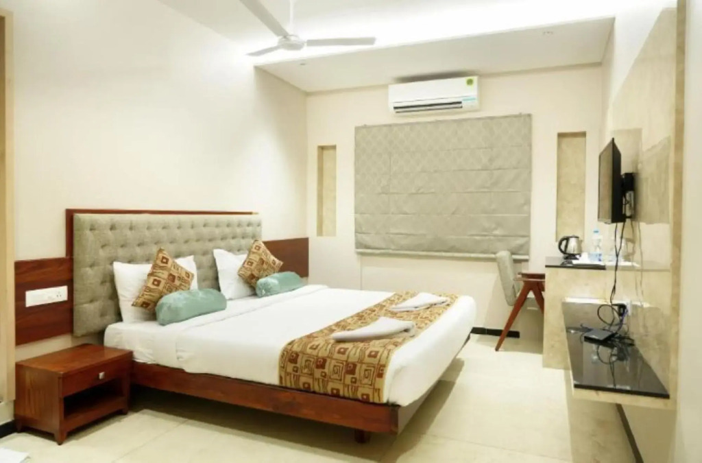 LUMBINIS GRAND HOTEL