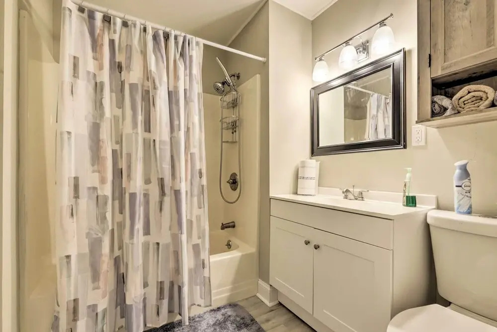 Cozy Springfield Apartment, Close to Parks!