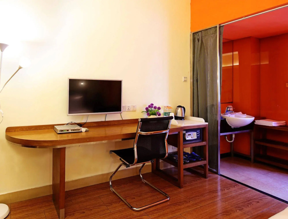 Yanjiang East Garden Inn