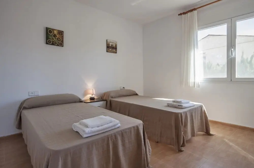 Villa - 5 Bedrooms with Pool and WiFi - 105012
