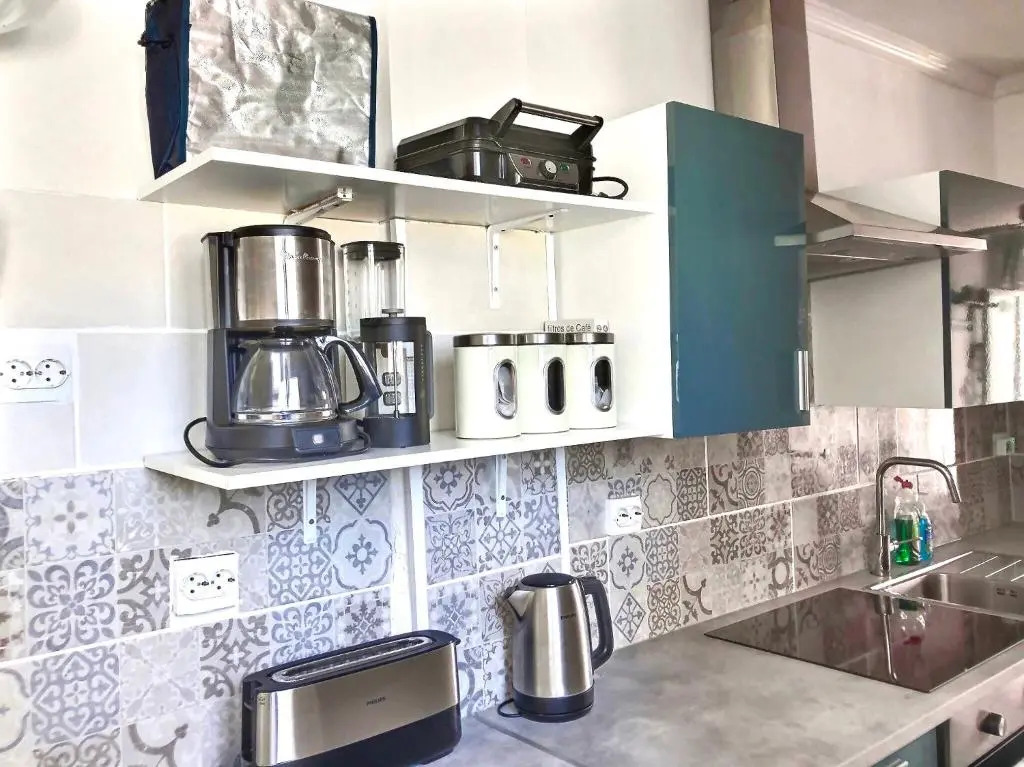 Apartment with pool, sea views & balcony less than 10min walk to La Mata Beach!