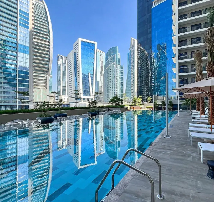 1BDR apartment With Pool View