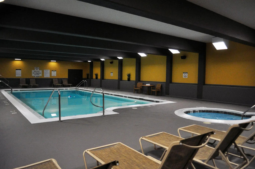 Holiday Inn Kansas City Se - Waterpark