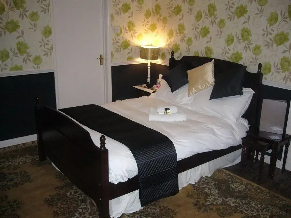 The George Hotel