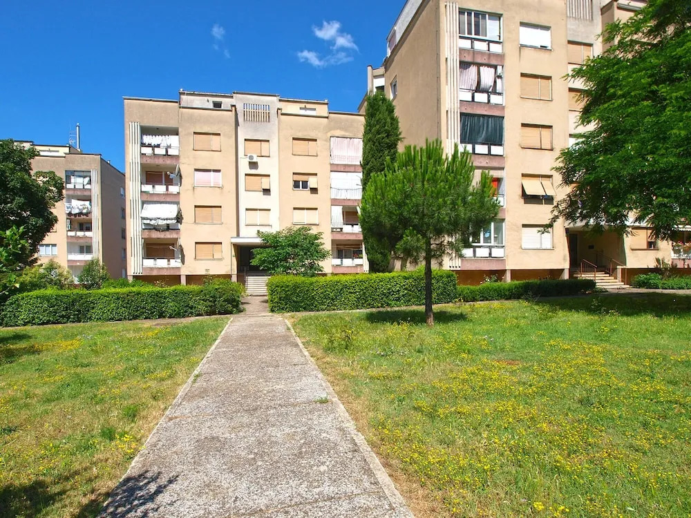 Apartment 1922