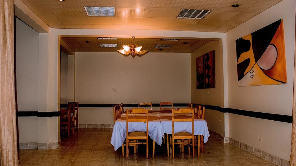 Okapi Hotel