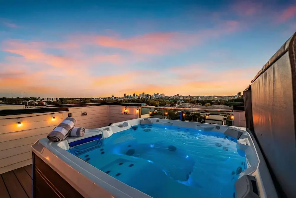Disco Lounge Double Rooftop Hot Tub Nashville