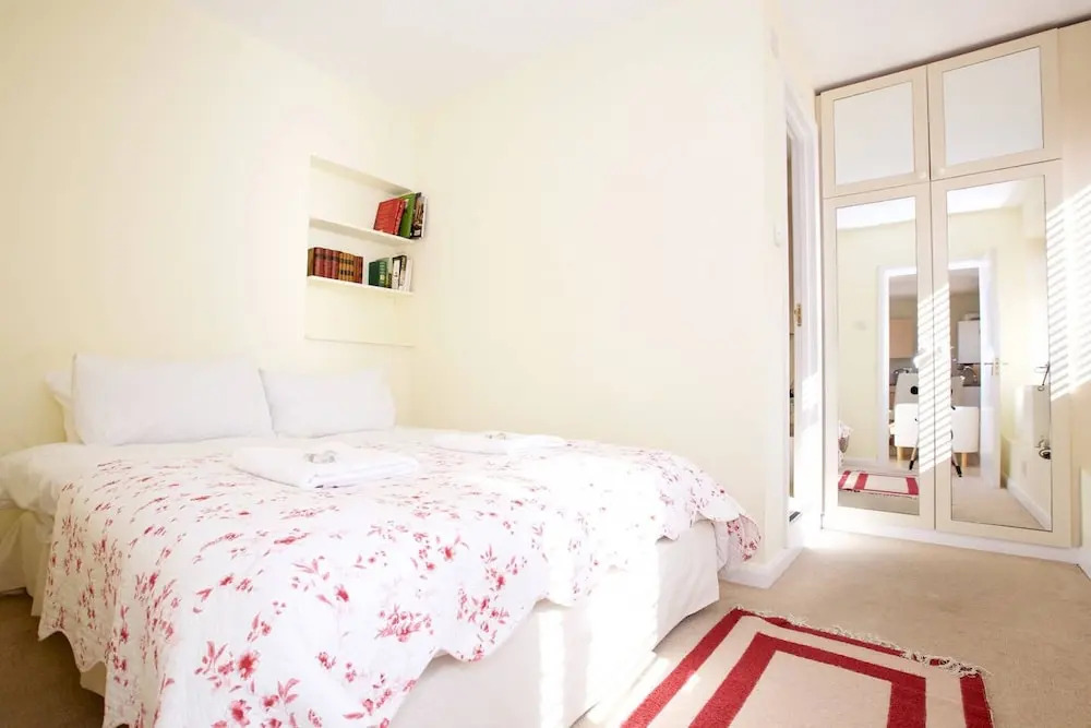 1 bed Flat in Chelsea off the Kings Road Sleeps 4!