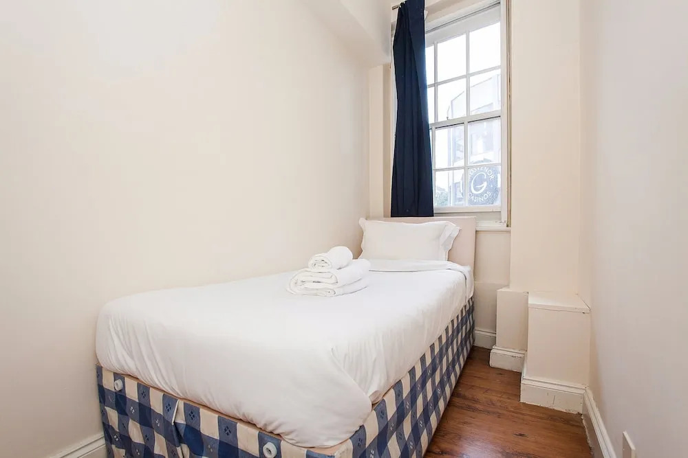 Central & Spacious 3 Bedroom Apartment