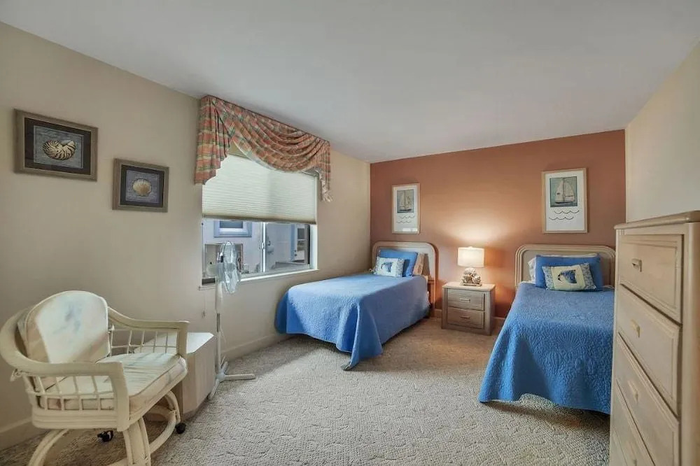 Lamplighter Ct Home