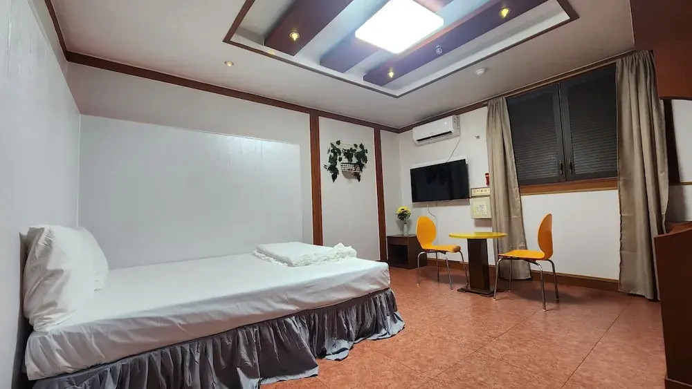 Gumi TwoYa Motel