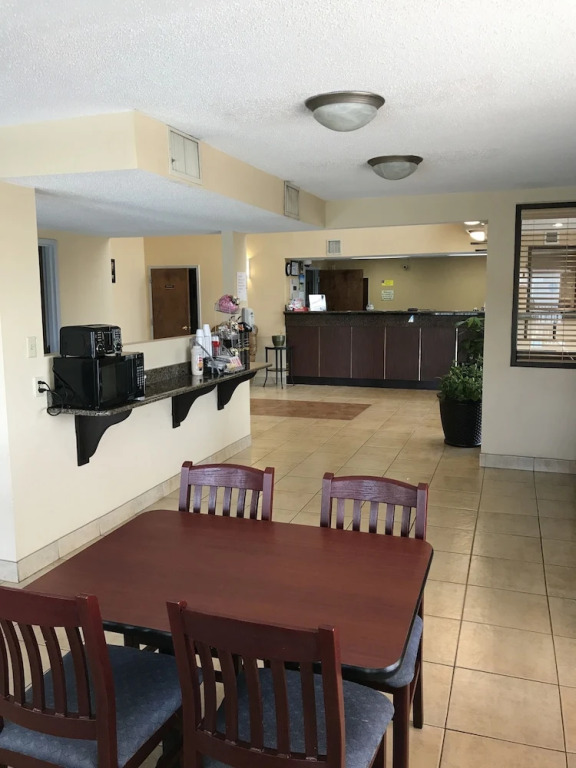 Carolina Inn & Suites at Lake Norman
