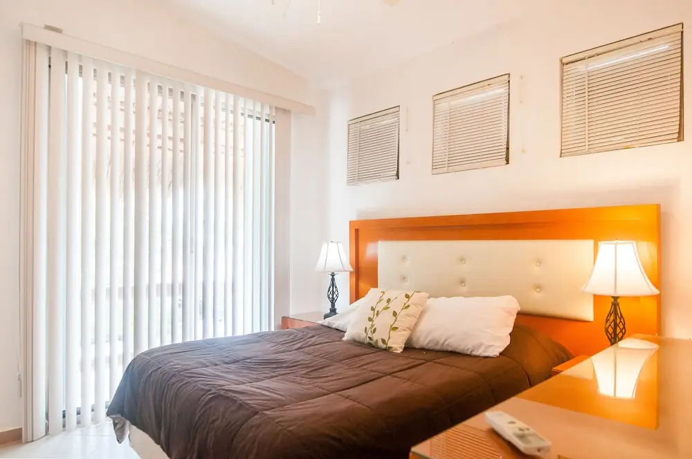 4BR Home Beach Neraby - bikes&wifi by TA