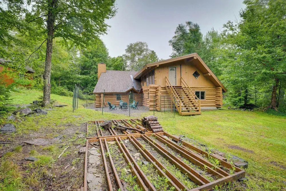 Secluded Greenville Cabin: Walk to Moosehead Lake!