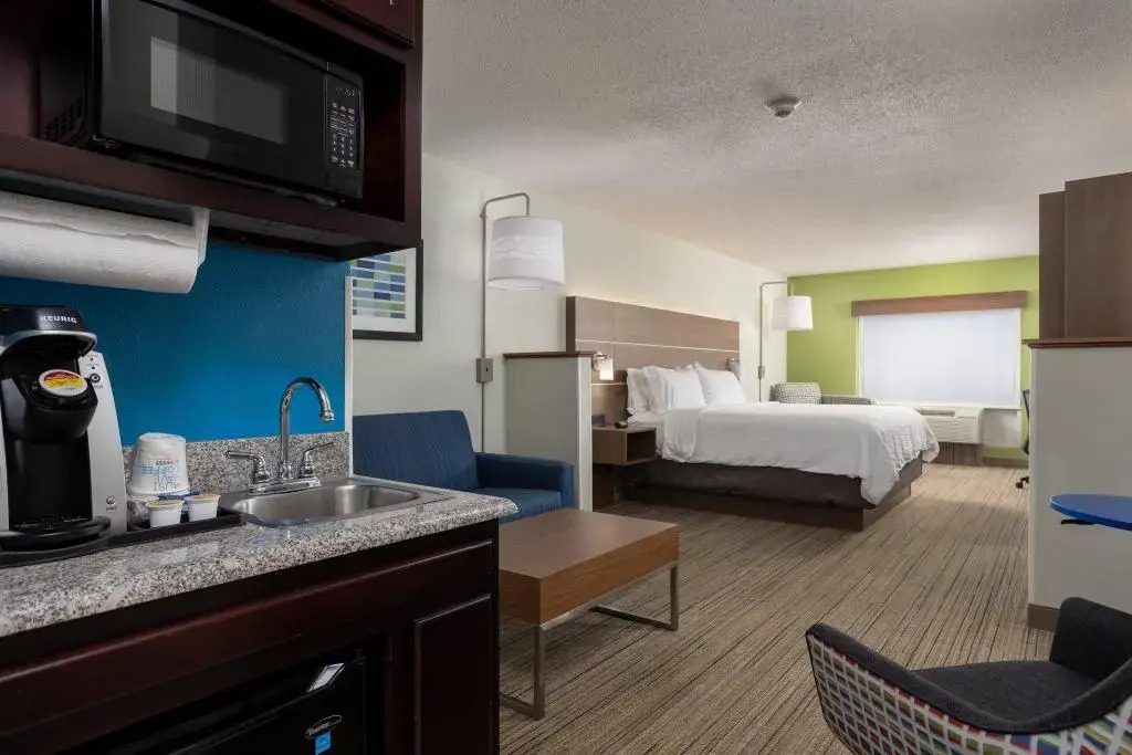 Holiday Inn Express & Suites Carrollton by IHG