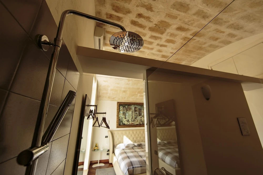 Alla dimora di Chiara Suite and Rooms