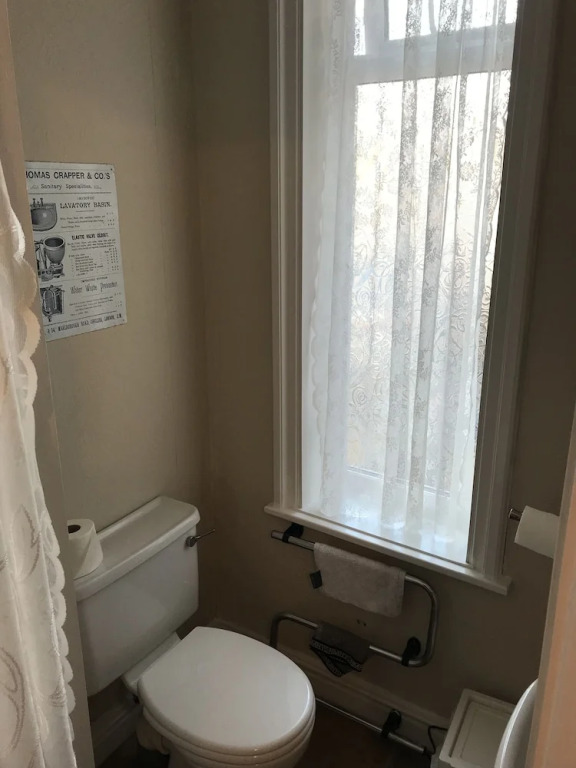 Hollies Guest House