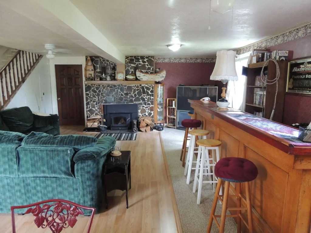 Foster Lake Inn