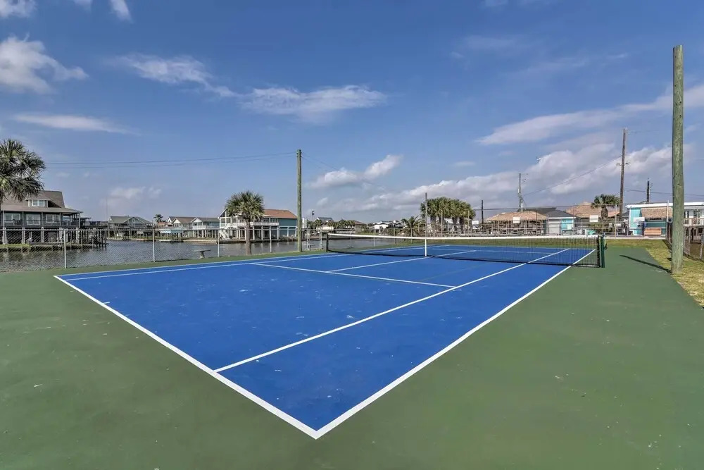 Sea Isle Retreat: Restaurant, Bar & Marina On-site