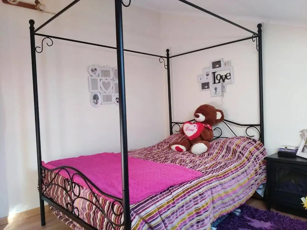 Room in Apartment - Double Room 2 In Albarraque, Sintra, Shared Bathroom