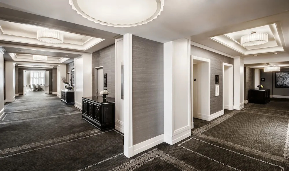 Waldorf Astoria Chicago
