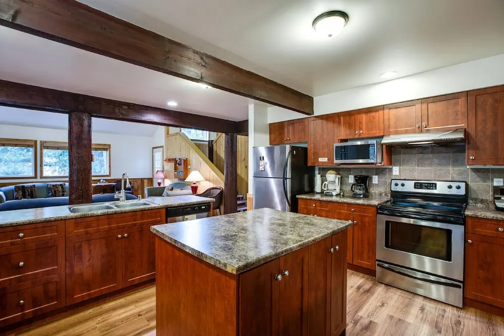 03MBH - WIFI -Pets OK - Sleeps 26